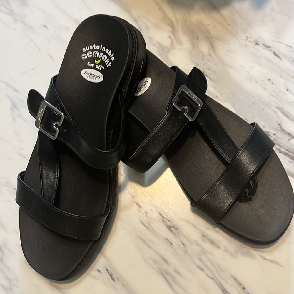 Never worn Dr. Scholl’s comfort sandal